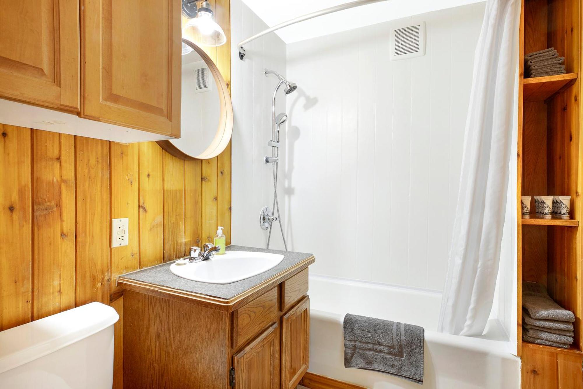 Elkhorn Lodge Vacation Rentals Banff Chambre photo